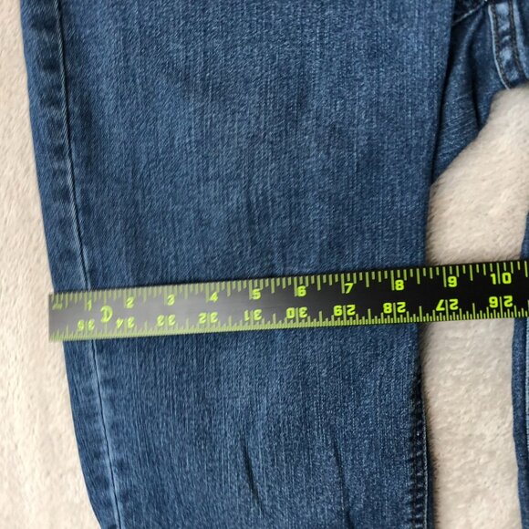 Lee Riders Women's Capri Jeans Size 6M Blue Denim Relaxed Casual Classic Y2K - Picture 8 of 12
